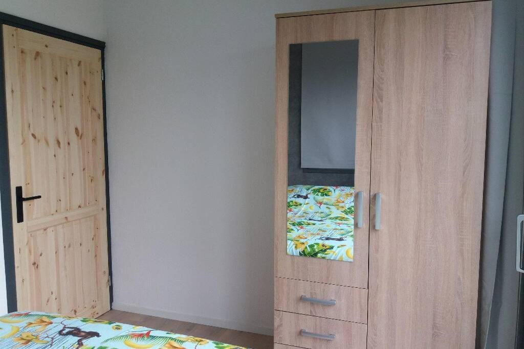 Dronrijp Luxe Vakantie Bungalow Met 3 Slaapkamers מראה חיצוני תמונה
