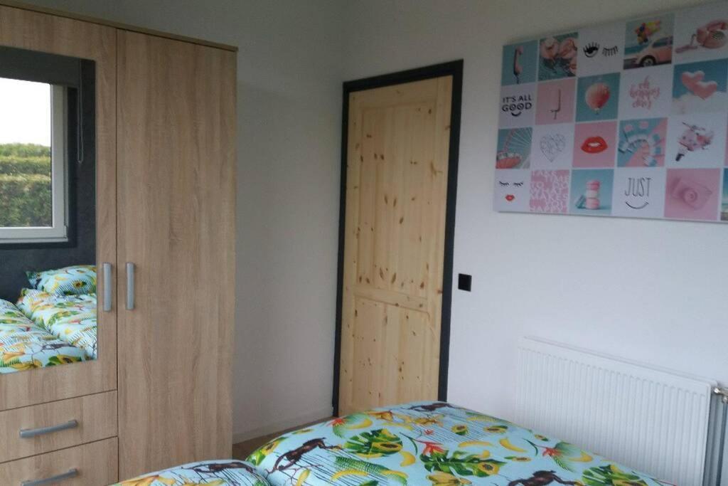 Dronrijp Luxe Vakantie Bungalow Met 3 Slaapkamers מראה חיצוני תמונה